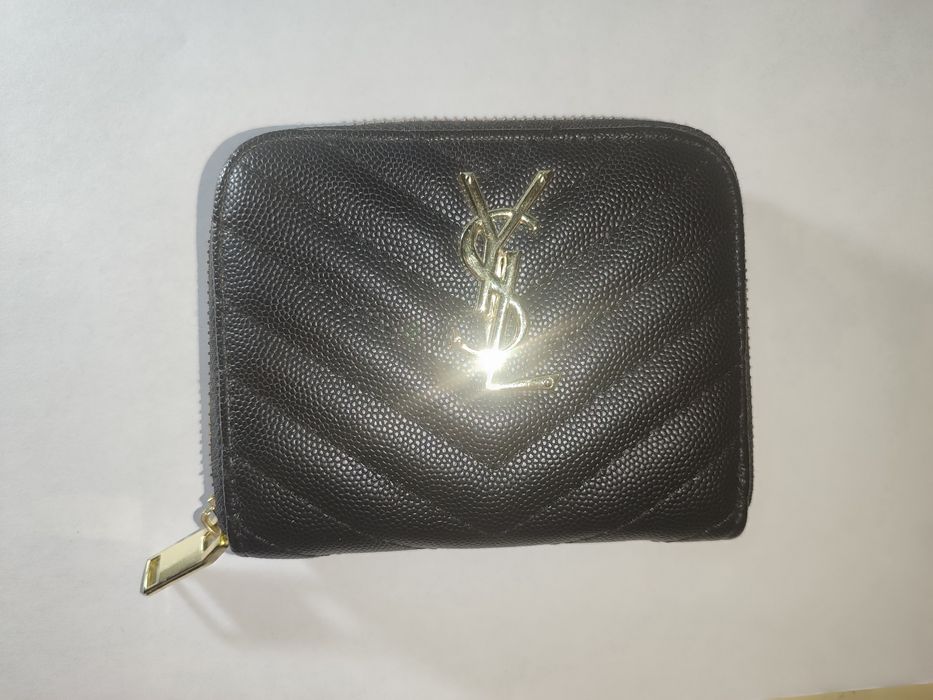 Продам кожаный кошелёк Saint Laurent.