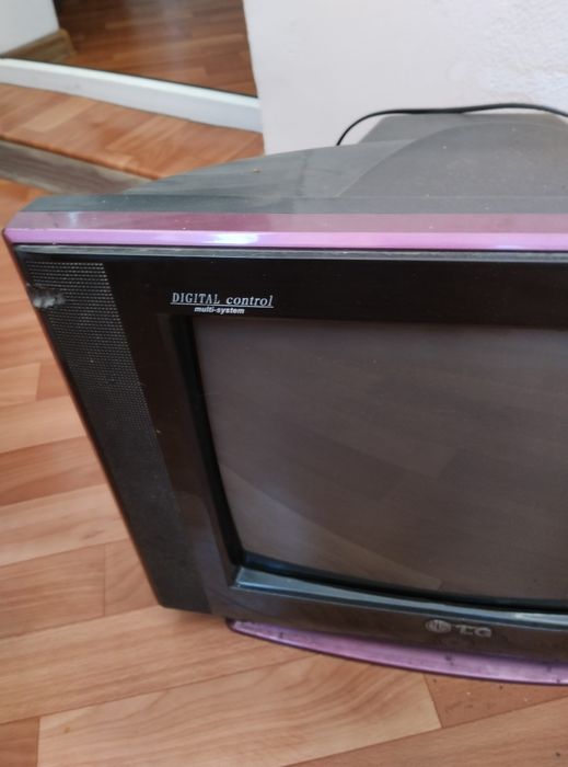 Два телевизора бу