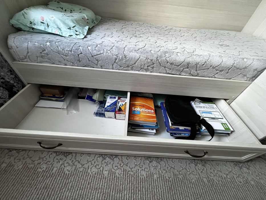 Продам кровать двухъярусная