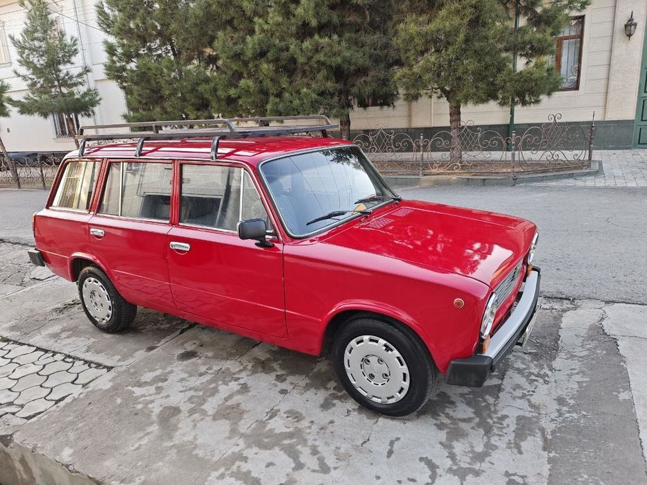Vaz 2102        .