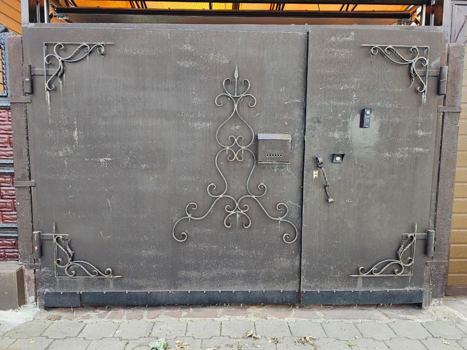 Продам ВОРОТА железные