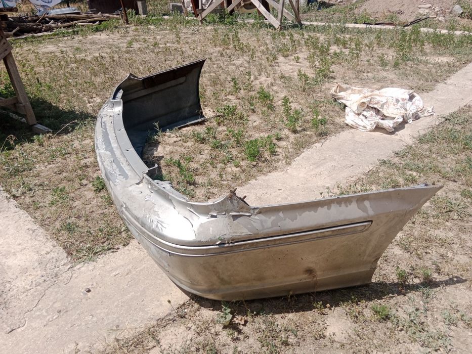 Продам бампер на Хундай соната Еф 2005 года