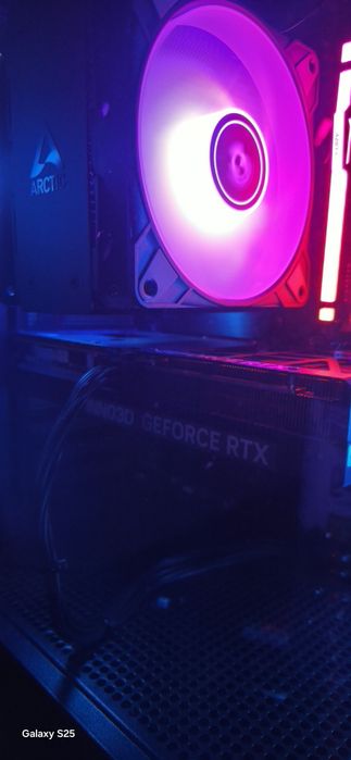 Компютър настолен