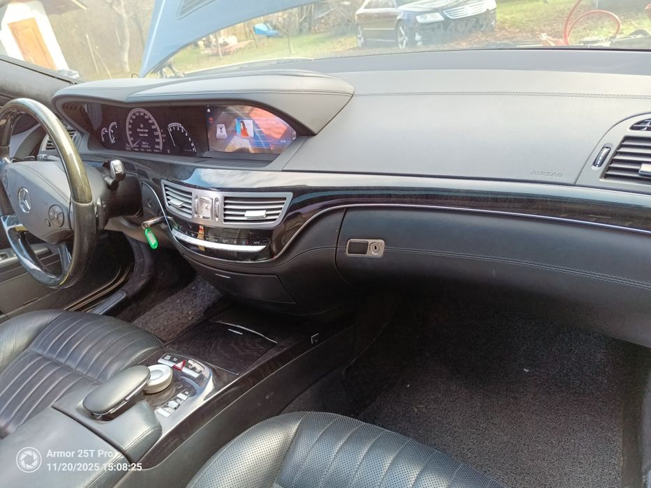 Арматурно табло кожено шито за Mercedes S класа Фейс лифт W221