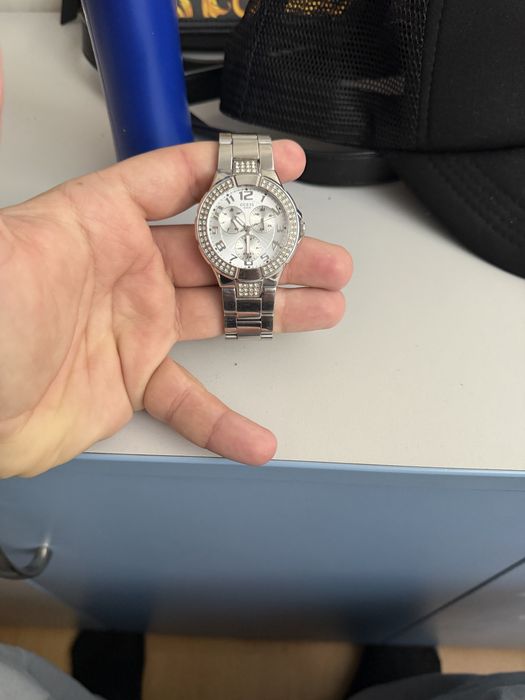 Ceas guess 400 ron