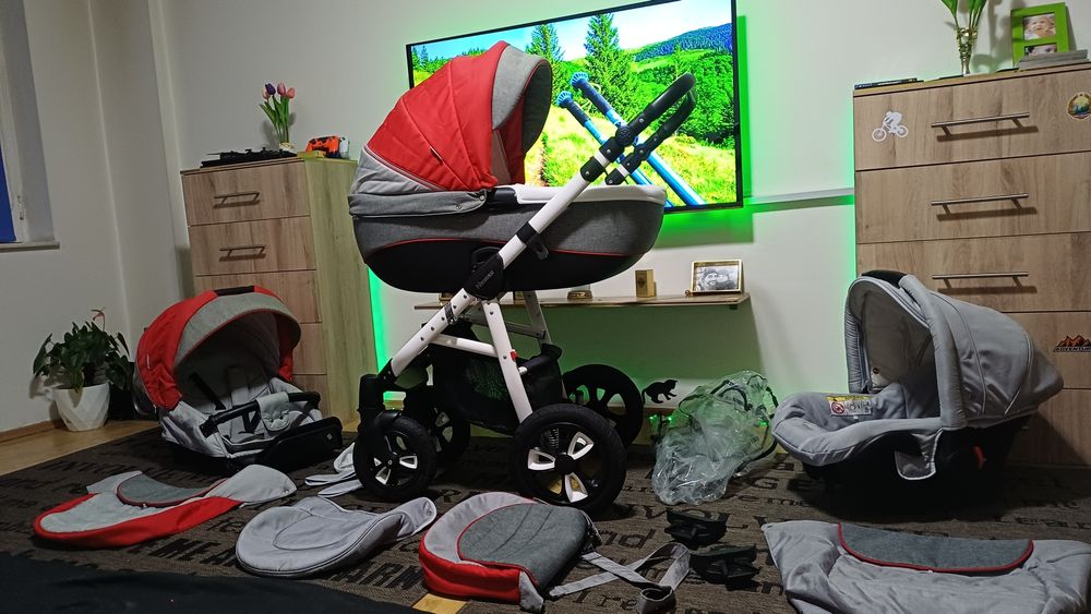 Cărucior/căruț copii 3 în 1 sport+landou+scaun auto.Adamex Neonex.