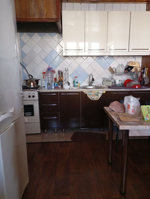 7.5 сотих 6 хона сот.ди,Бектемир,9-ка,фасад 20 м,1 сотихи =22 000 у.е