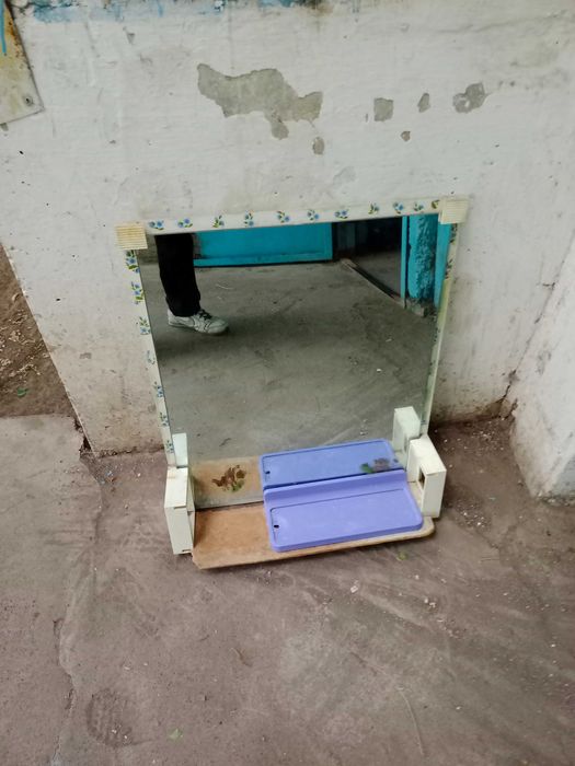 Продам зеркала  адрес 6мкр(кунаева)