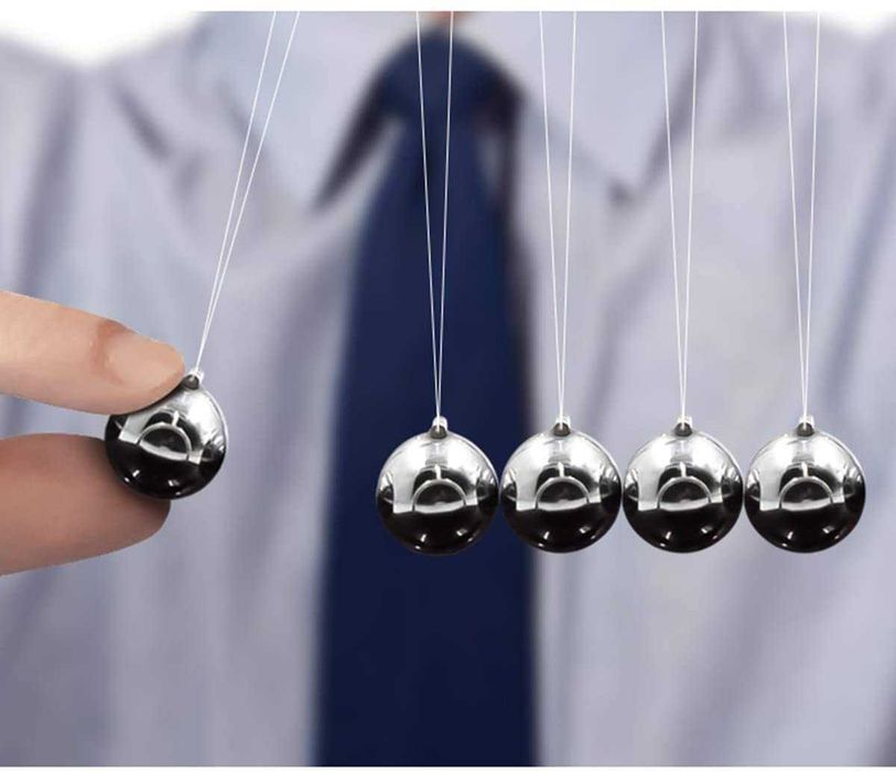 НОВА ЛЮЛКА НА НЮТОН.Блъскащи Топчета Люлката на Нютон.Перпетуум мобиле