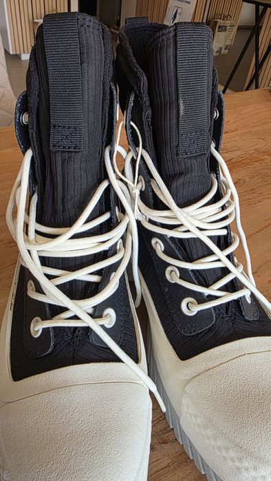 Високи, воднонепромокаеми кецове CONVERSE