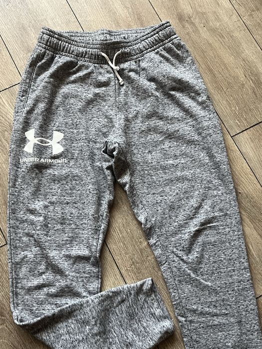 Under Armour USA  : спортно долнище размер М / Оригинал