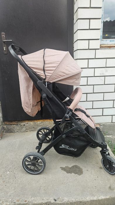 Продам прогулочную коляску за 15000