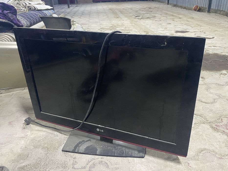 Телевизор LG хорошим состаяние