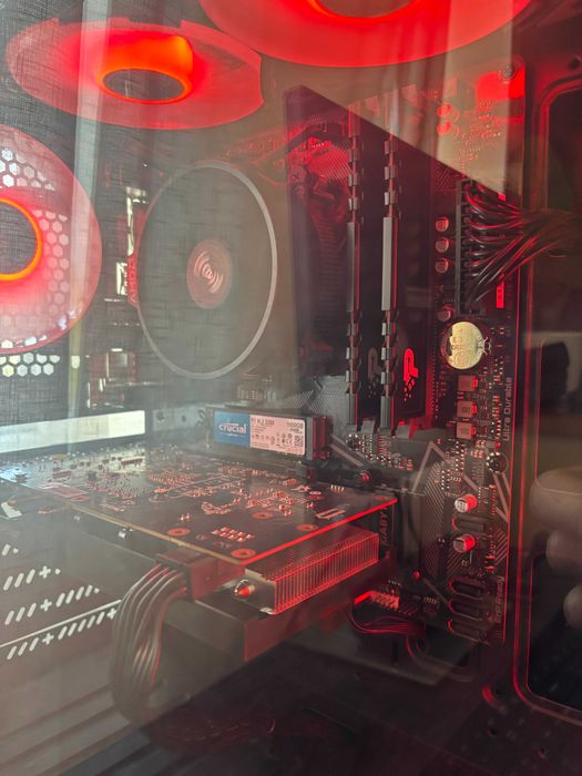 PC Gaming: Ryzen 5 5500 | B550M DS3H | RX 6600 8GB | 16GB RAM | SSD 1TB | Carcasa Alphagear Tactician