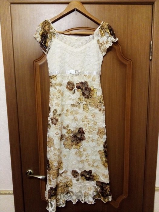 Продам платья женские