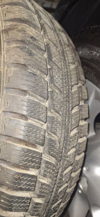 14 4x100 Bmw E30 Метални джанти с тасове и зимни гуми БмВ