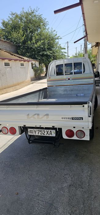Автомобиль Кия Бонго сотилади