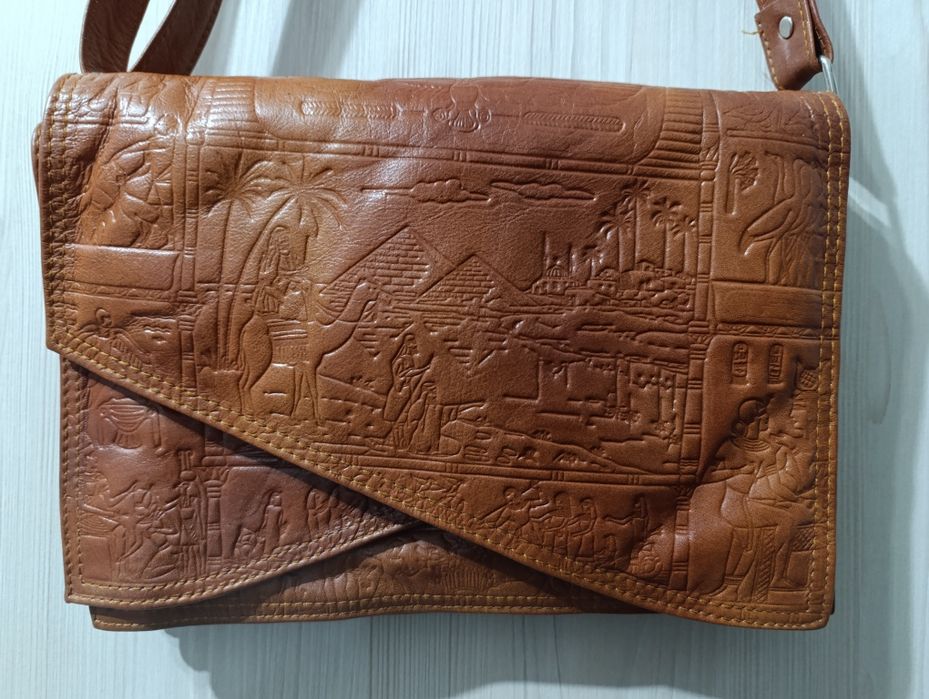Сумка Кожаная Новая 27 на 20 см. С Египта.