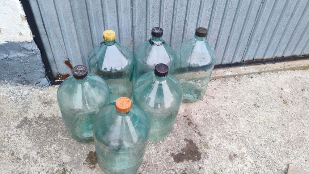 Продам 20 литровые бутыли