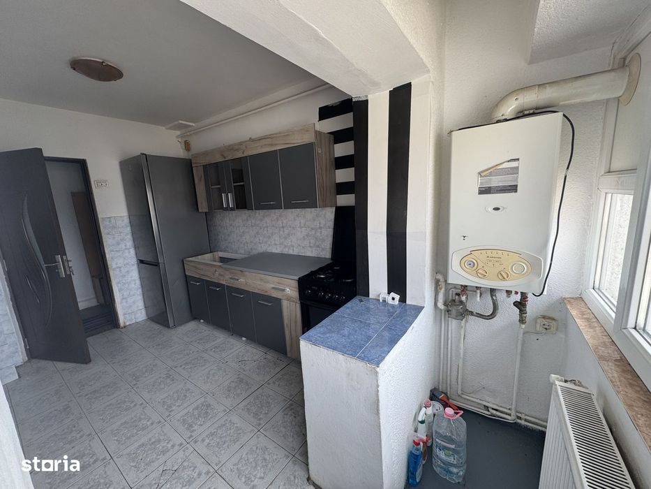 Apartament cu 2 camere, decomandat, et. 4 , 60 mp, Fantanele, Carpati — fotografia 3