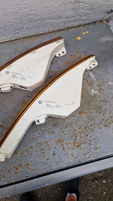 Semnalizator stg dr Vw Passat B6