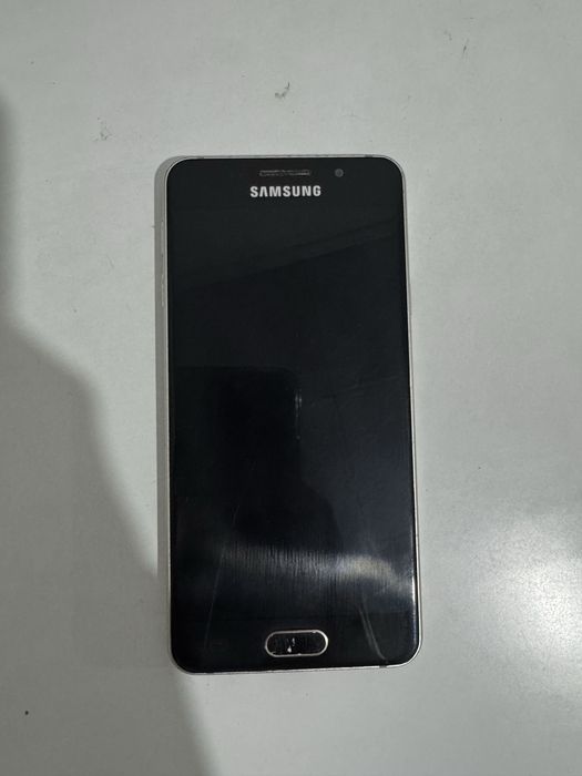 Самсунг А3 16 гб 2016года