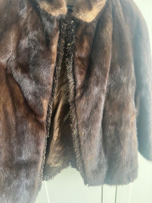 Haina Blana vizon cu bordura