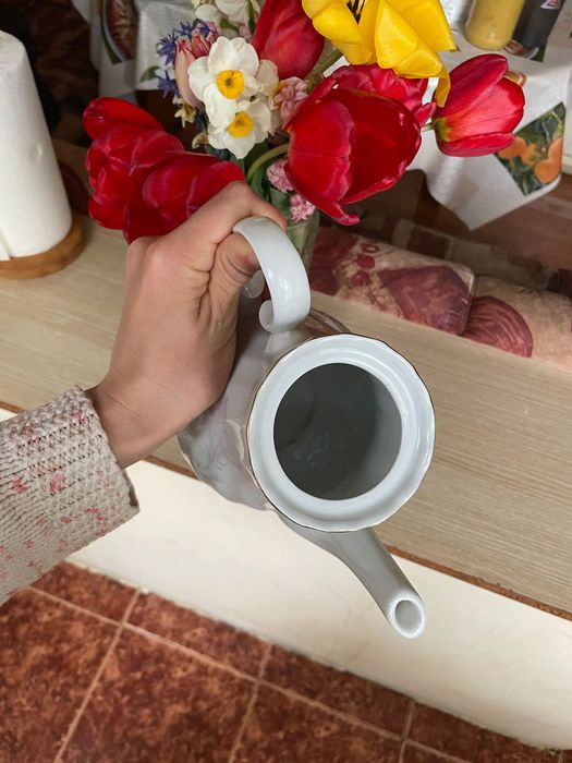 Порцеланова кана 2 литра 2,500 с цветя ретро кана стара кана