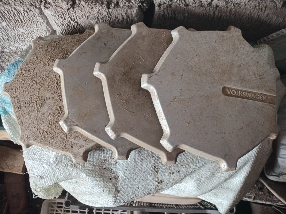 Продам колпаки 4