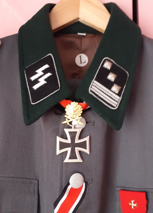 DECORATIE Crucea de fier cu săbii