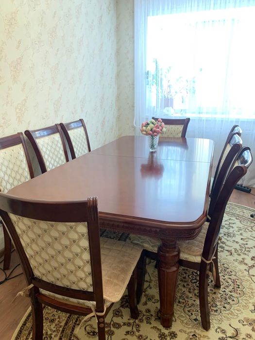 Стол и 7 стульев