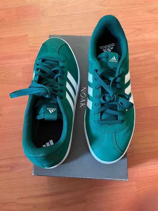Мъжки маратонки Adidas велур(истинска кожа) 43 1/3 номер зелени нови