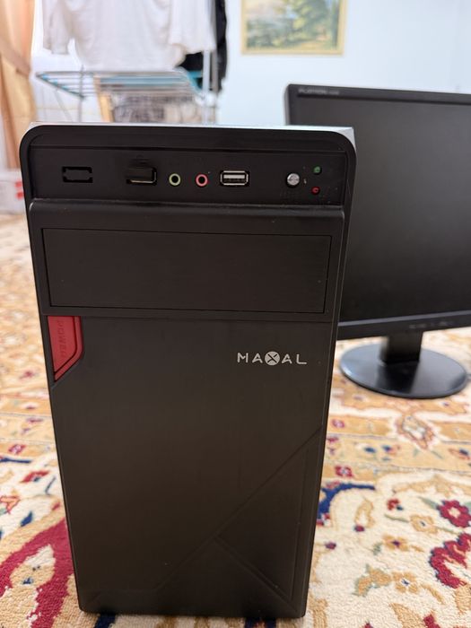 Монитор моноблок( в подарок клавиатура и мышь)