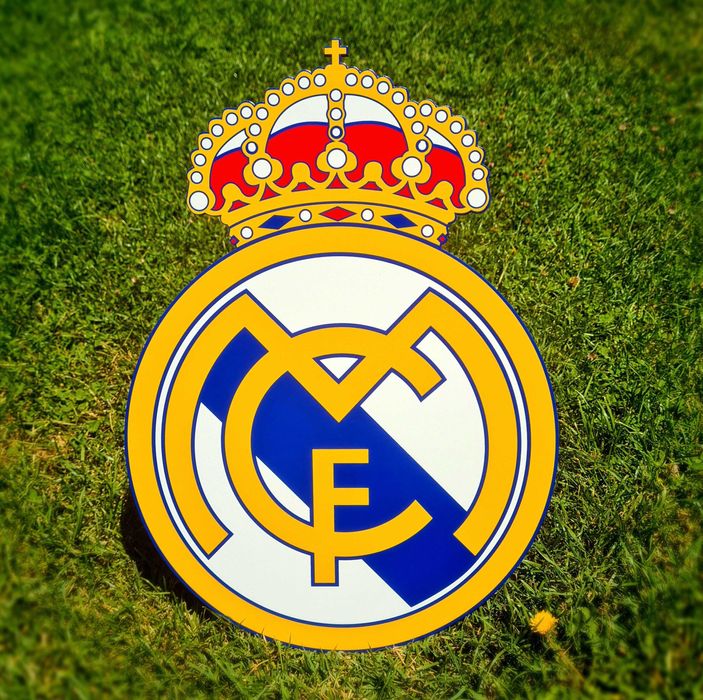 Дървена Футболна Емблема