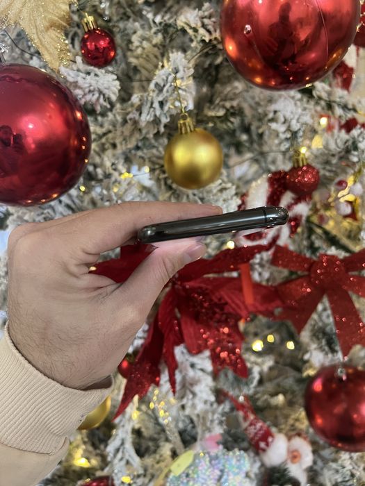 Продам IPhone 11 pro 256гб идеал