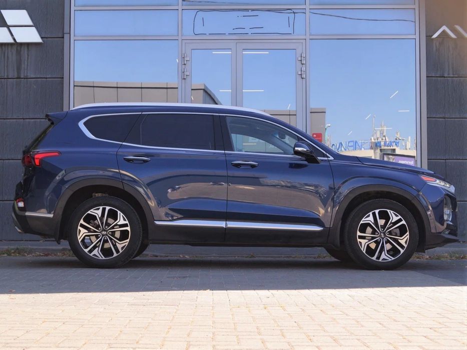 Продам Santa fe 2020 с малым пробегом