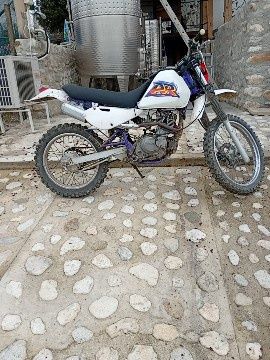 Suzuki  DR  125 .