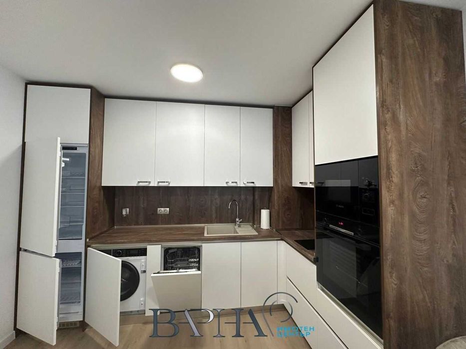 Луксозен Двустаен Възраждане