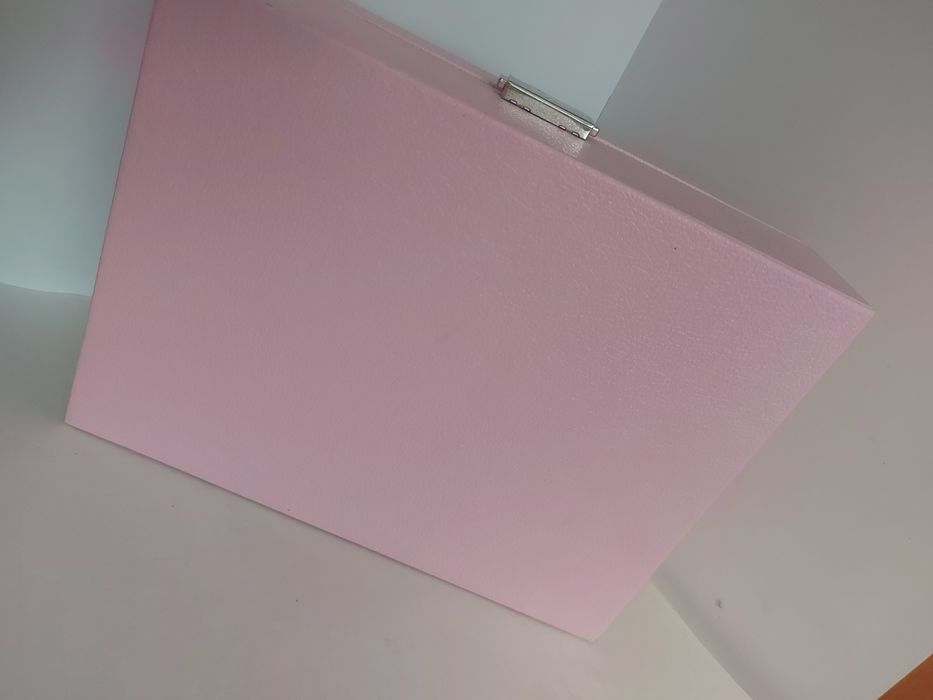 Шкатулка большая.