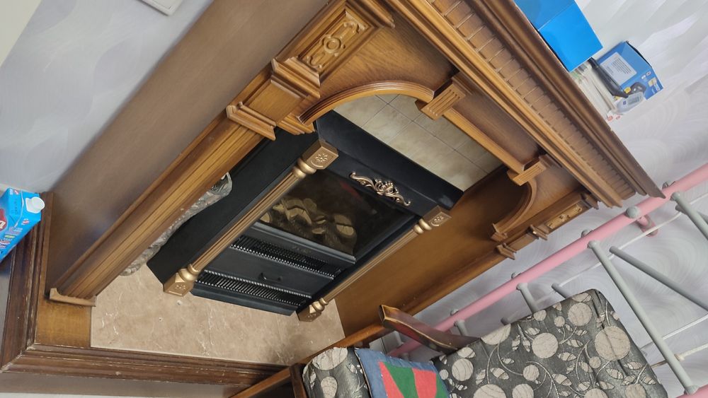 Красивый деревянный камин