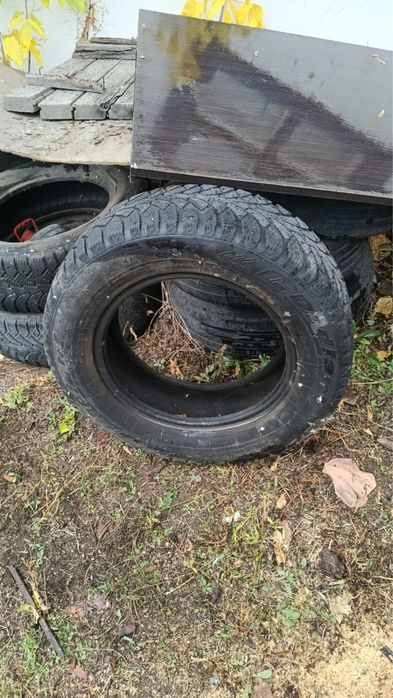Продам зимние резины 205*65