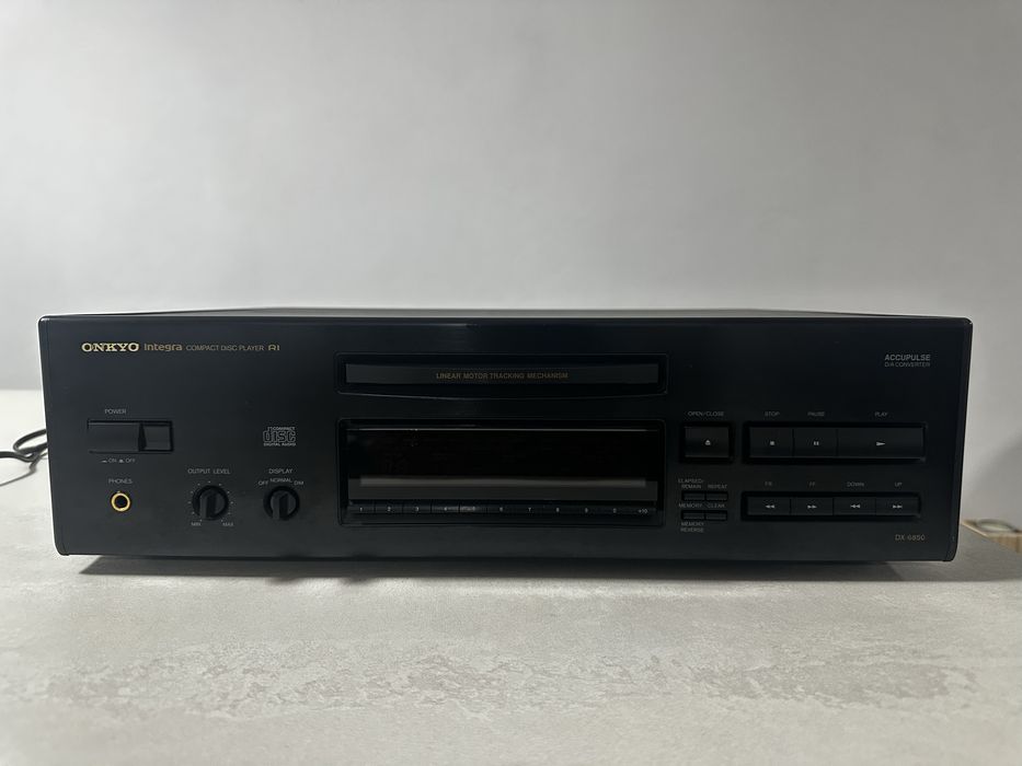 Cd player Onkyo dx6850