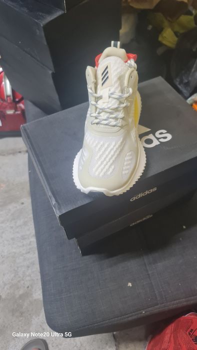 Adidas mai multe modele