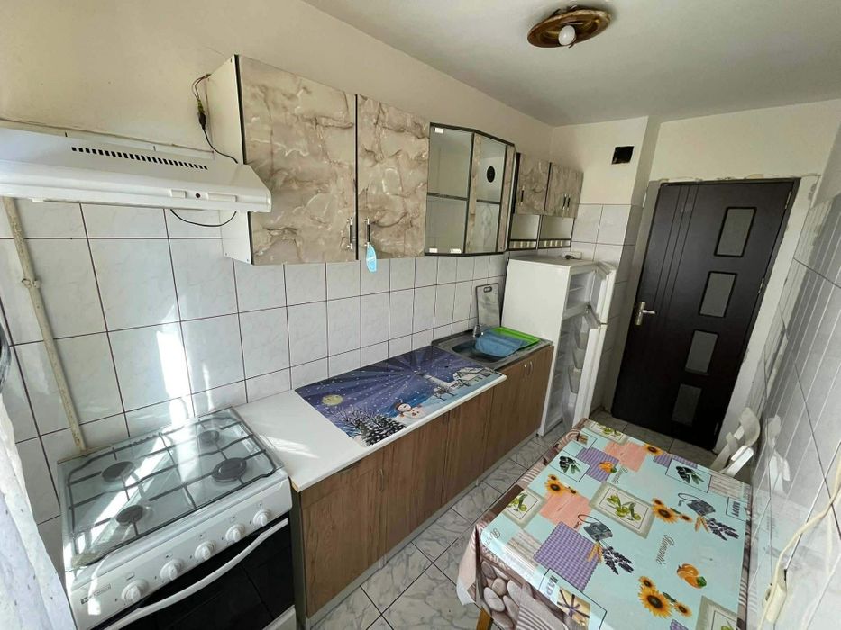 Inchiriez apartament calea București