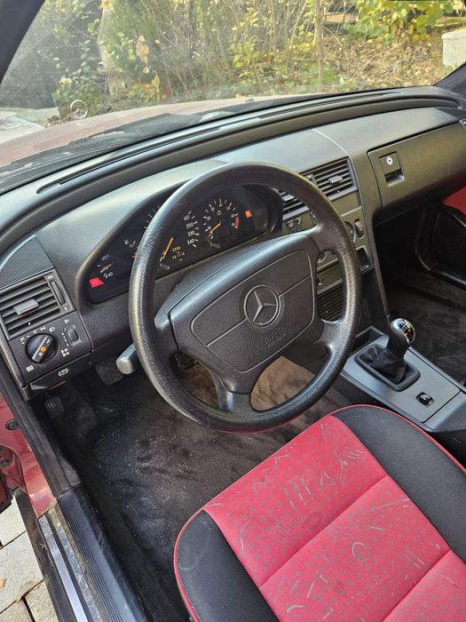 Mercedes Benz c180