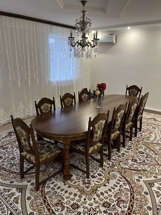 Стол и стулья срочно