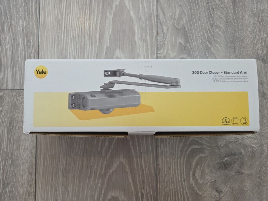 Автомат за врата Yale 300 сив