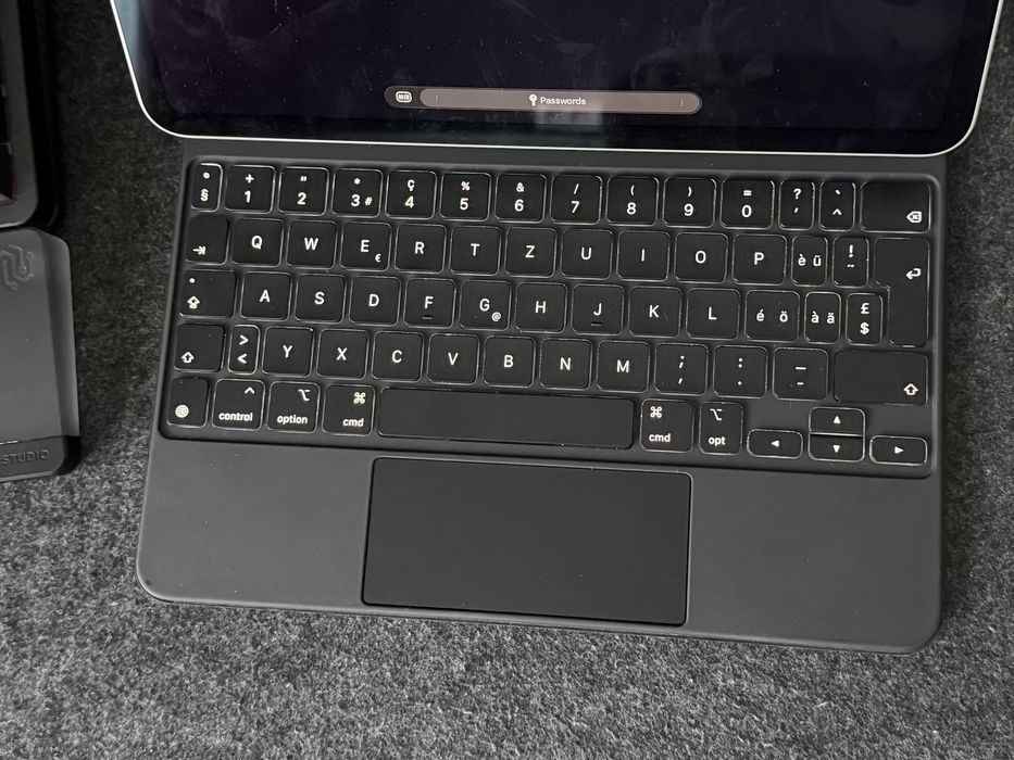 Tastatura originală Apple Magic Keyboard iPad Pro 11" / Air (Model A2261)