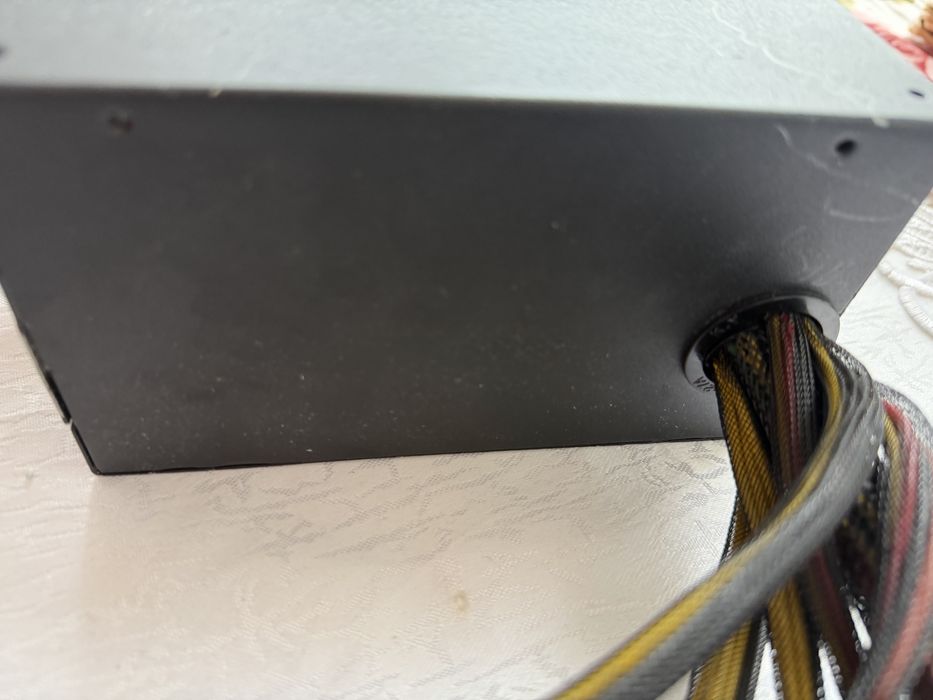 Vând sursă PC Corsair CX430 – 430W, stare bună