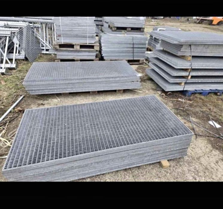 Trepte și grătare metalice zincate la diferite dimensiuni debitam la d